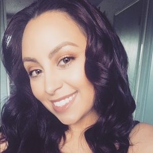 Meet your Posher, April